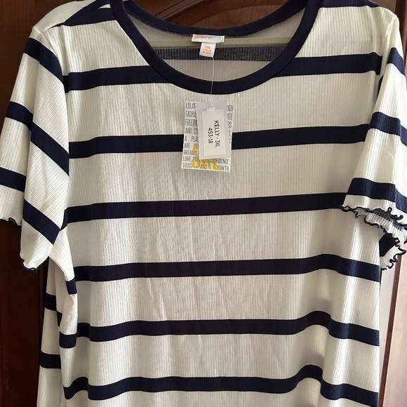 LuLaRoe Tops - LuLaRoe Kelly Short Sleeve Crewneck Top 3XL Navy & White Stripes Ruffled Hem NWT
